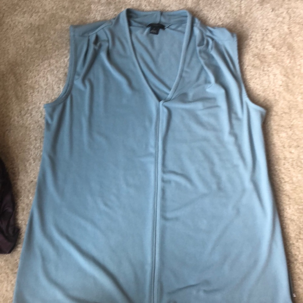 Ann Taylor work shirt super comfy lose material
